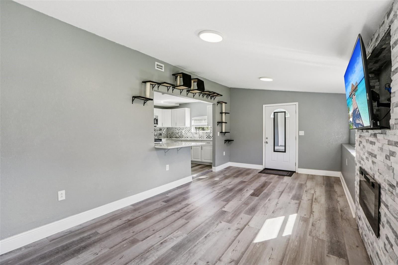 Listing photo id 1 for 5213 Glen Harwell Road