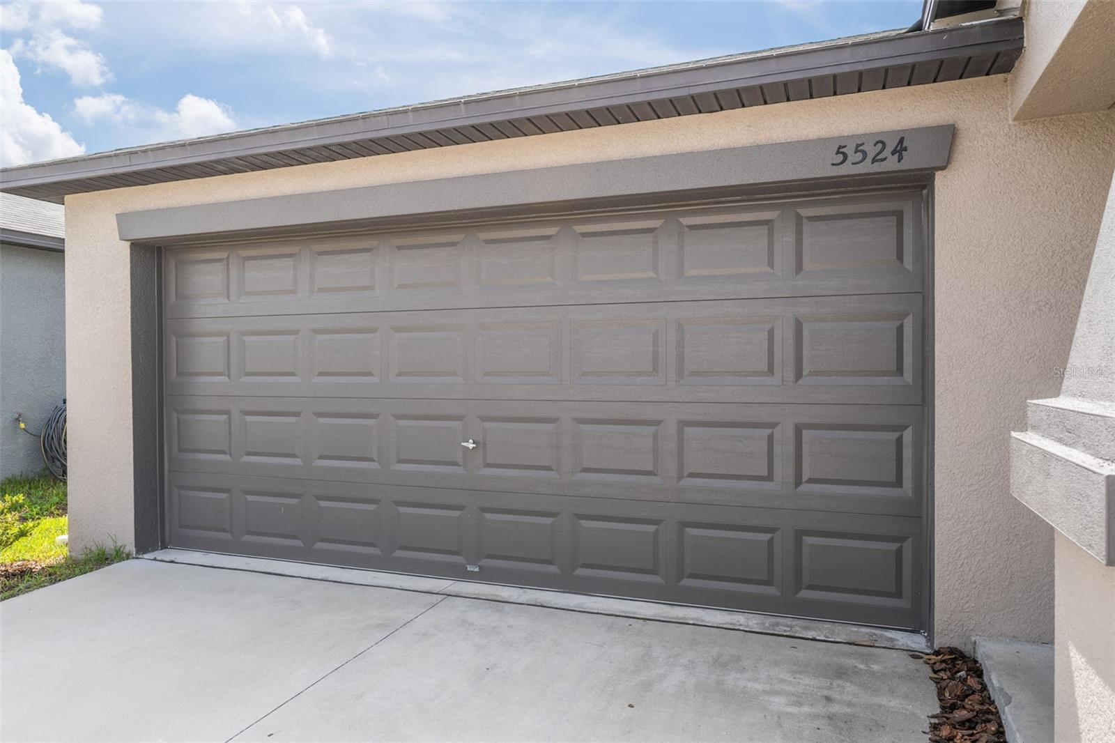 Image 11 of 63 For 5524 Blue Azure Drive