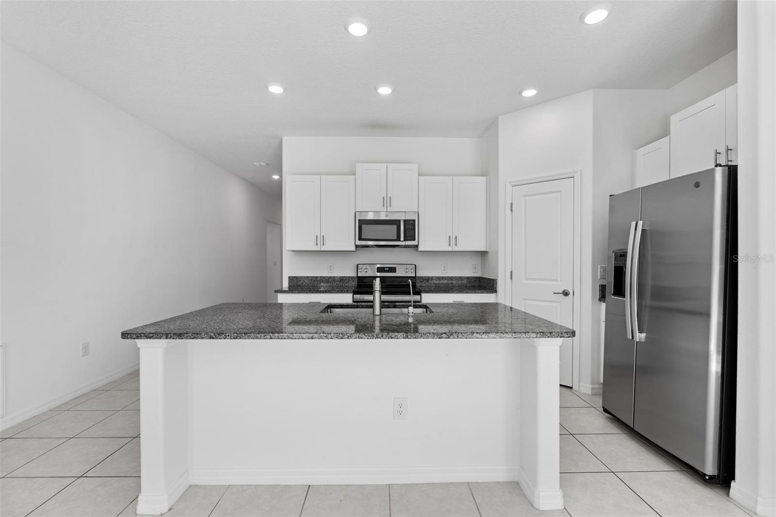 Image 14 of 63 For 5524 Blue Azure Drive