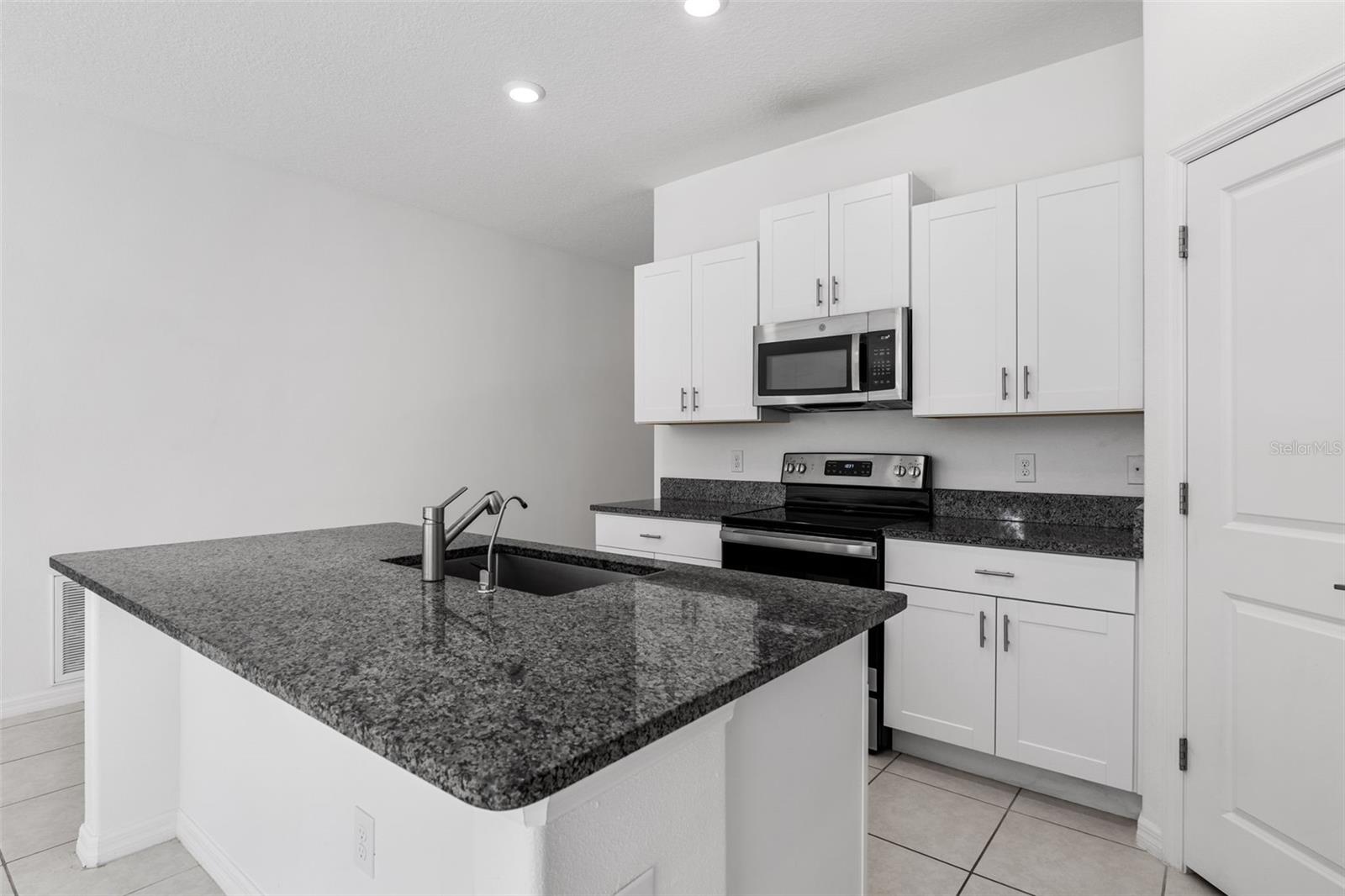 Image 20 of 63 For 5524 Blue Azure Drive