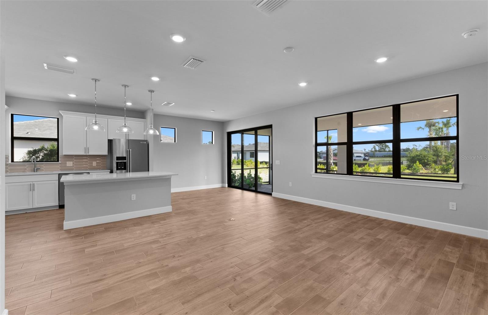 Image 5 of 27 For 4620 Blue Star Court