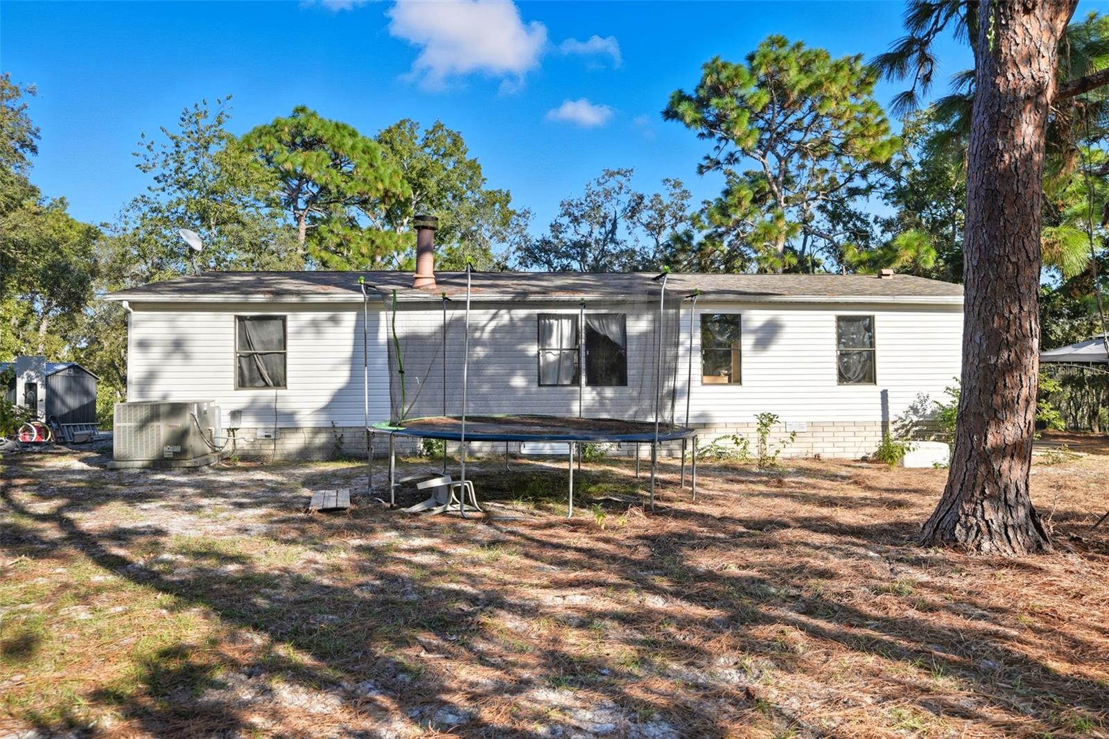 Image 33 of 38 For 17539 Edwin Terrace