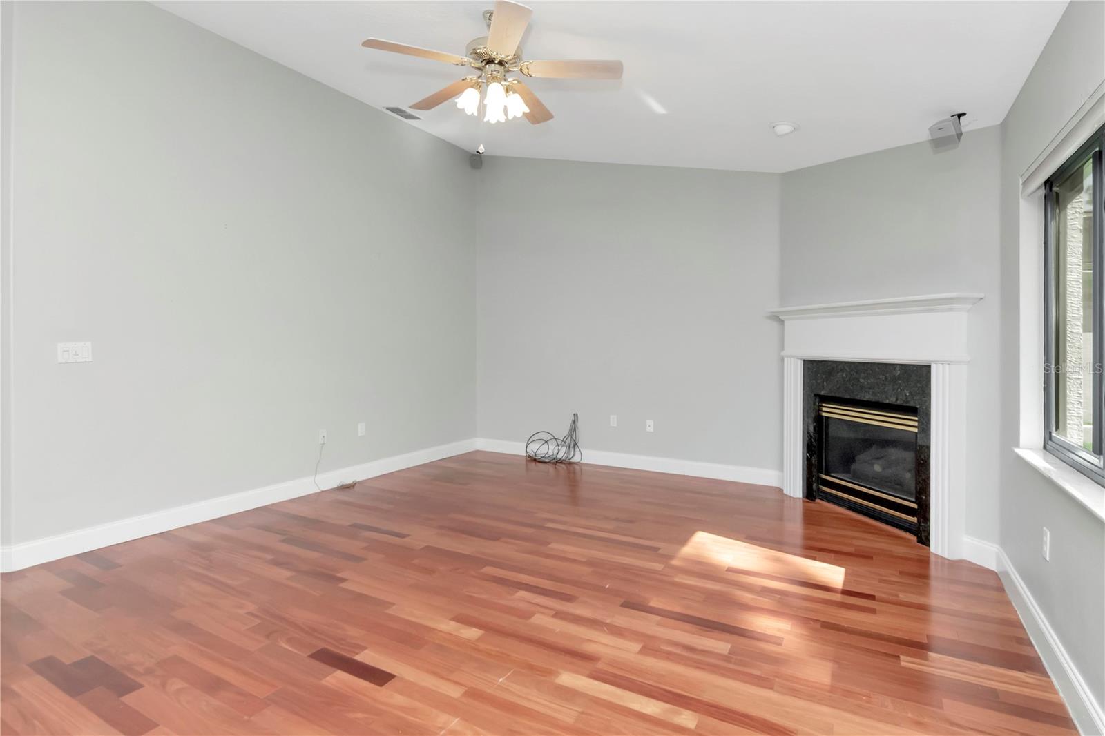 Image 14 of 51 For 4938 Yellowstone Drive