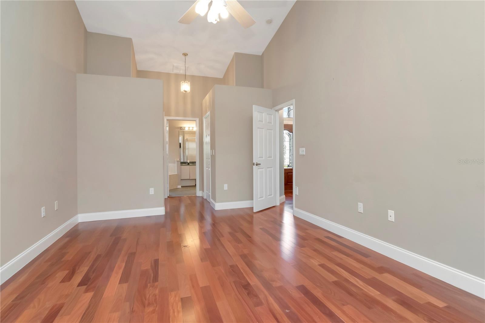 Image 17 of 51 For 4938 Yellowstone Drive