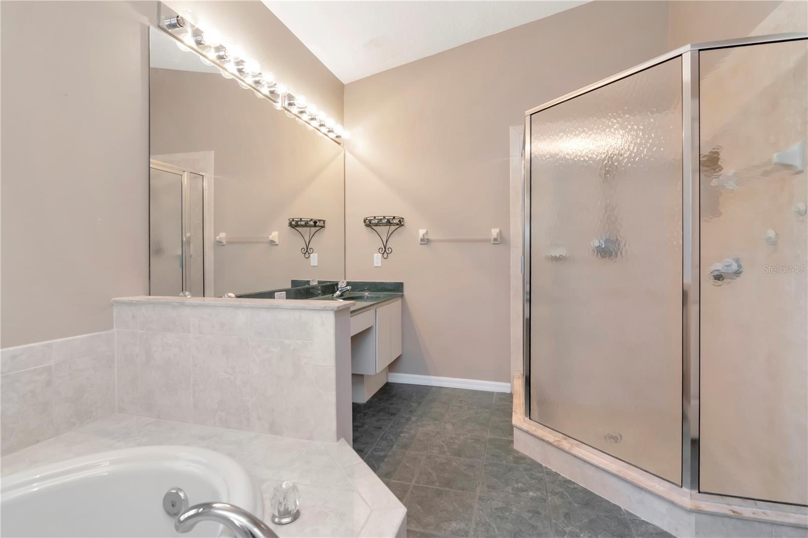 Image 21 of 51 For 4938 Yellowstone Drive