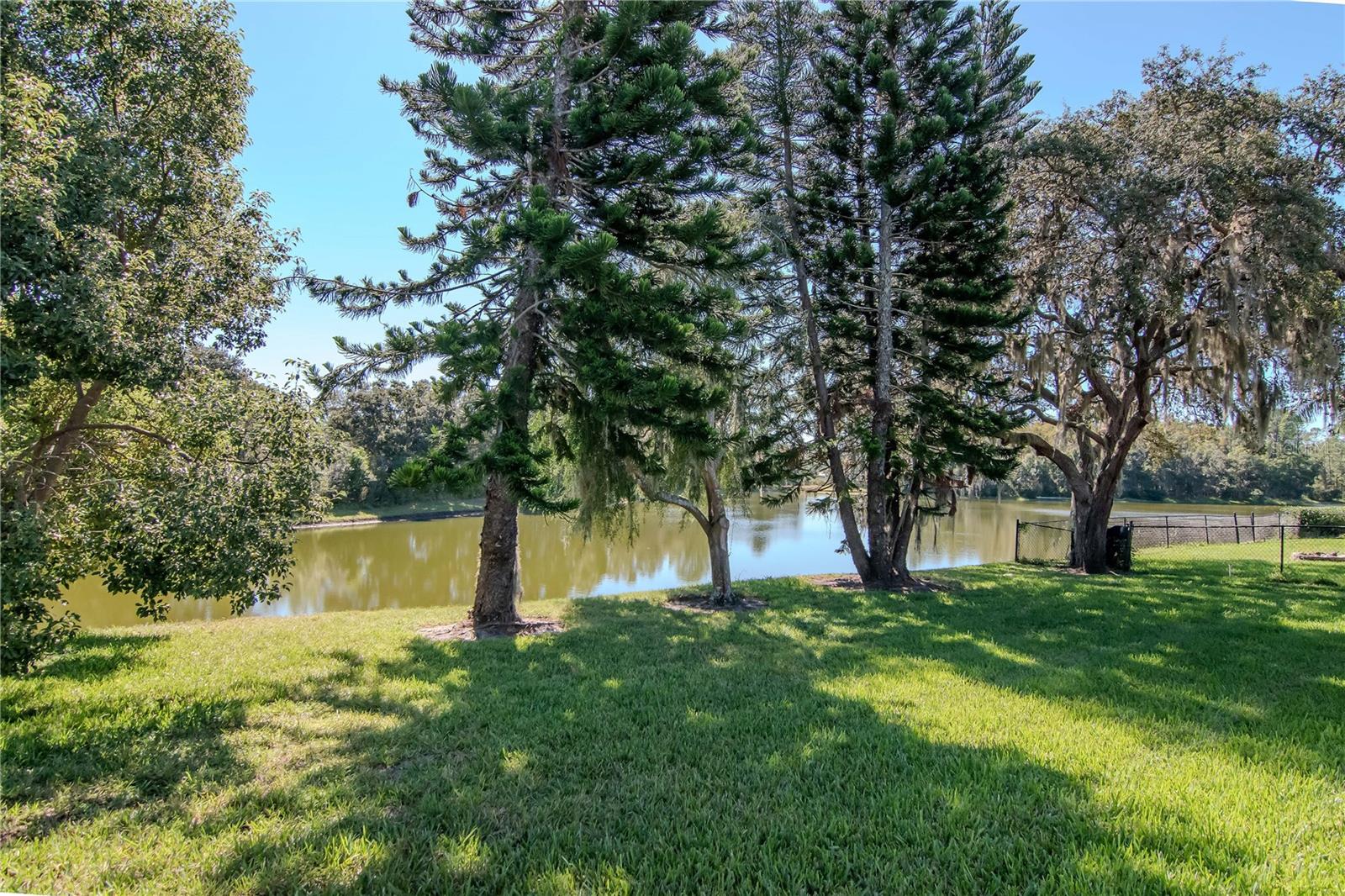 Image 34 of 51 For 4938 Yellowstone Drive