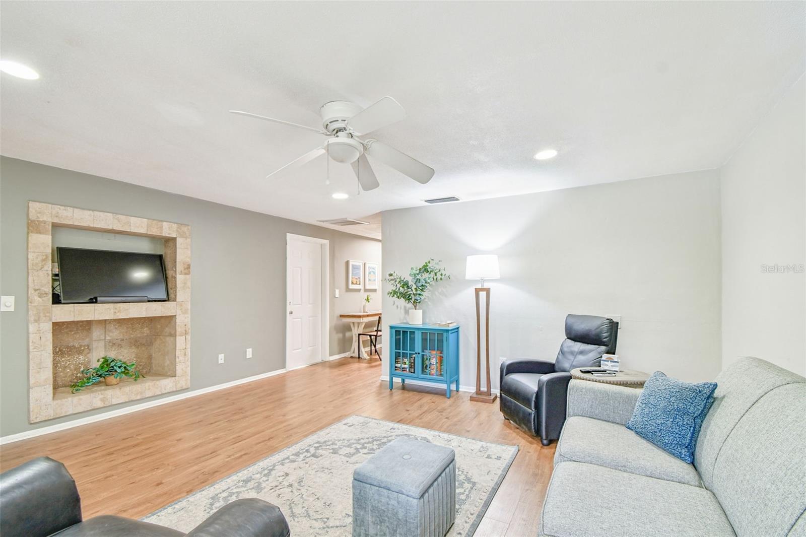 Image 10 of 51 For 411 Marjon Avenue