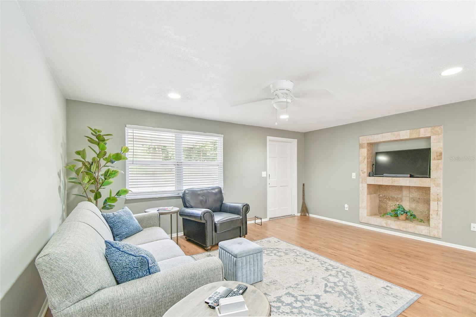 Image 9 of 51 For 411 Marjon Avenue