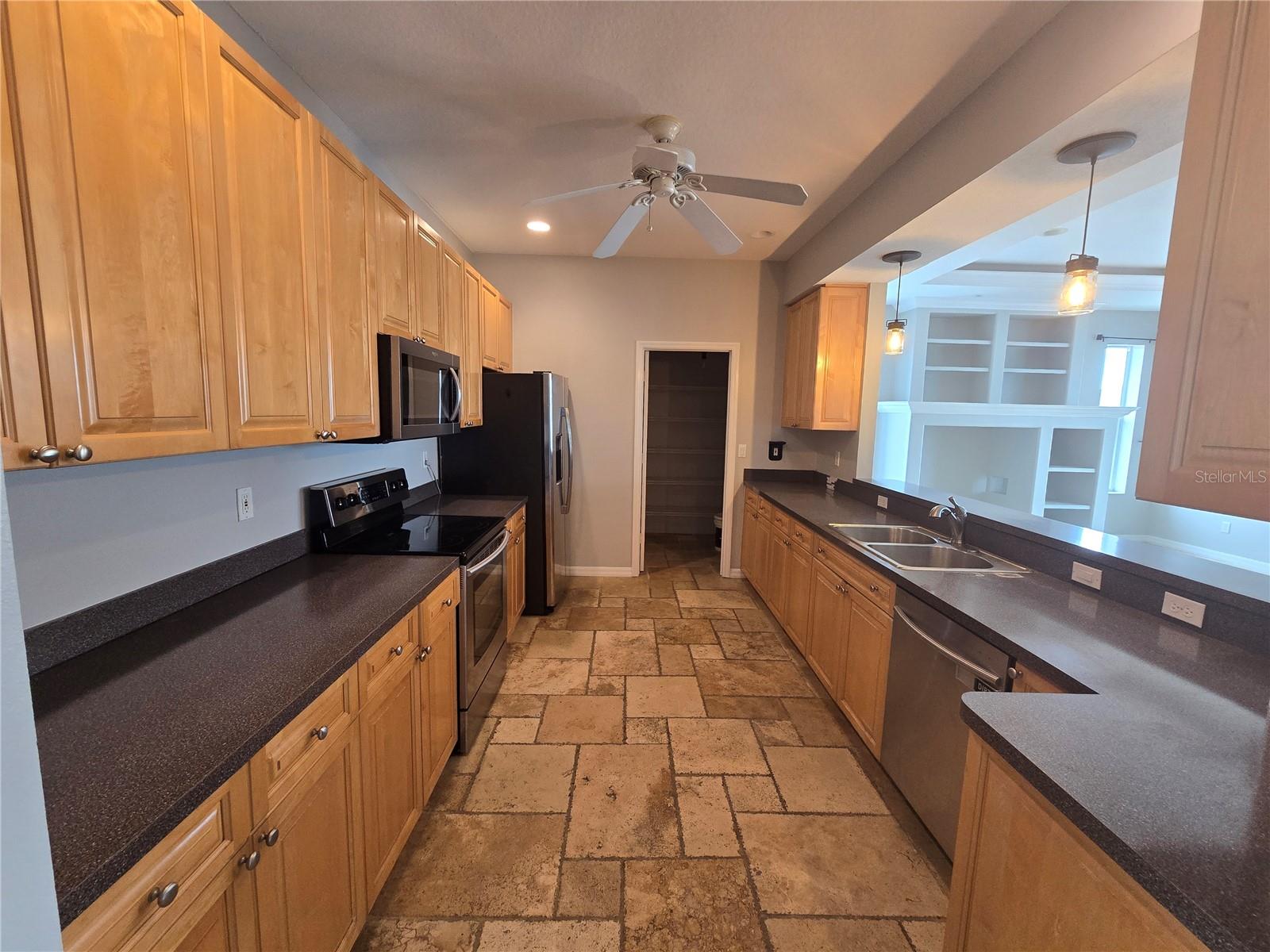 Image 10 of 51 For 7423 Southwind Drive