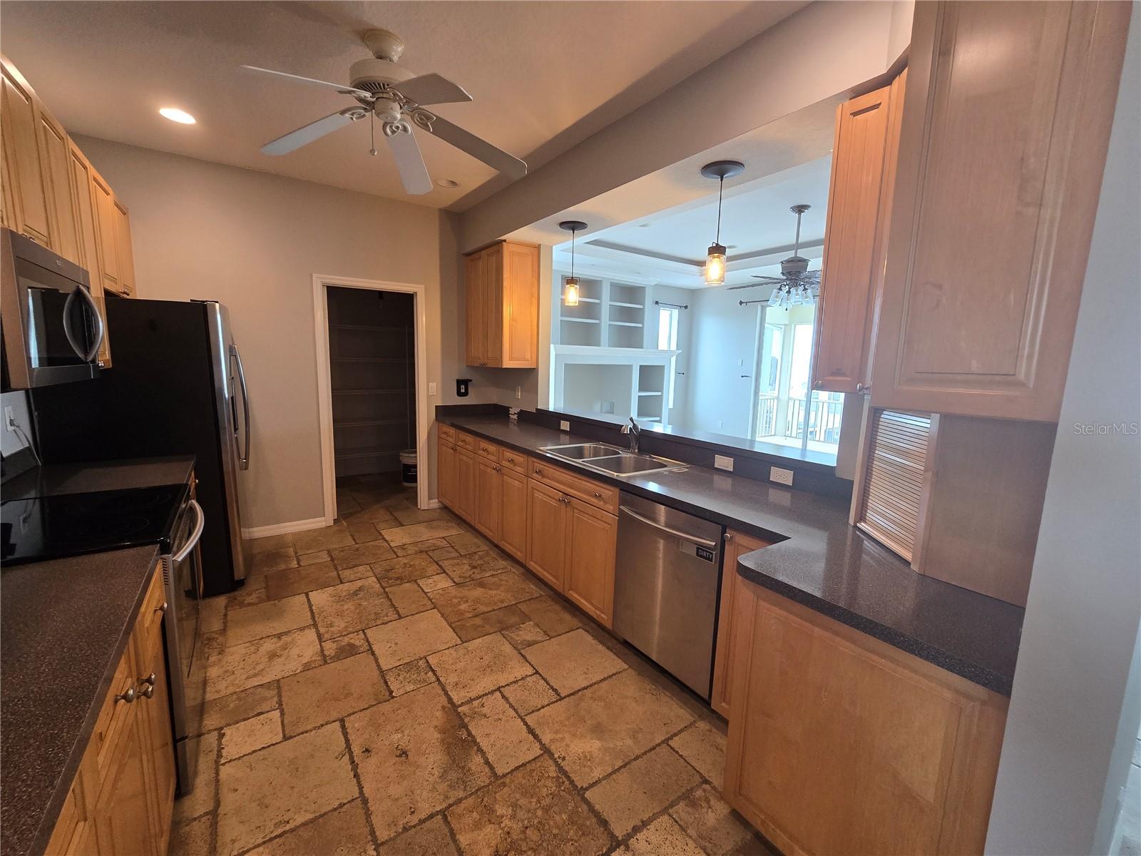 Image 11 of 51 For 7423 Southwind Drive