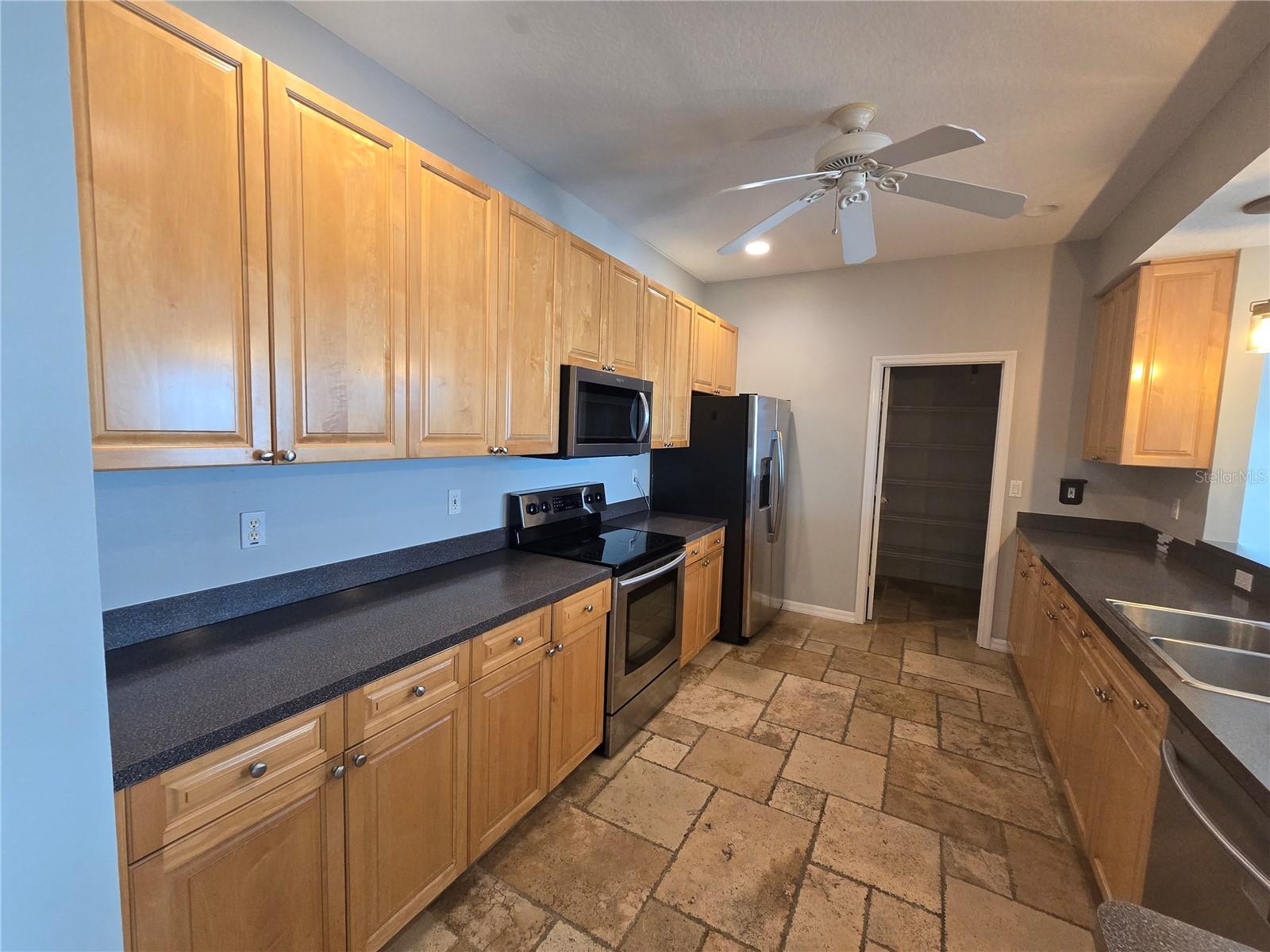 Image 12 of 51 For 7423 Southwind Drive