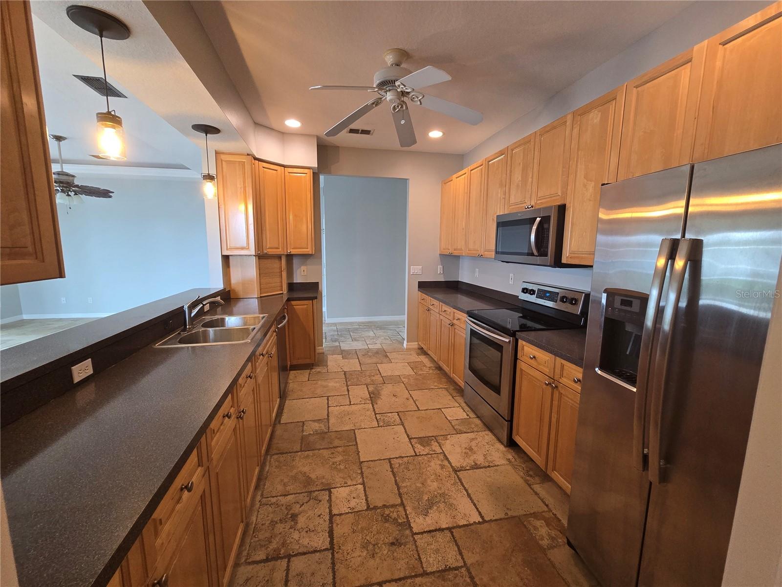 Image 14 of 51 For 7423 Southwind Drive