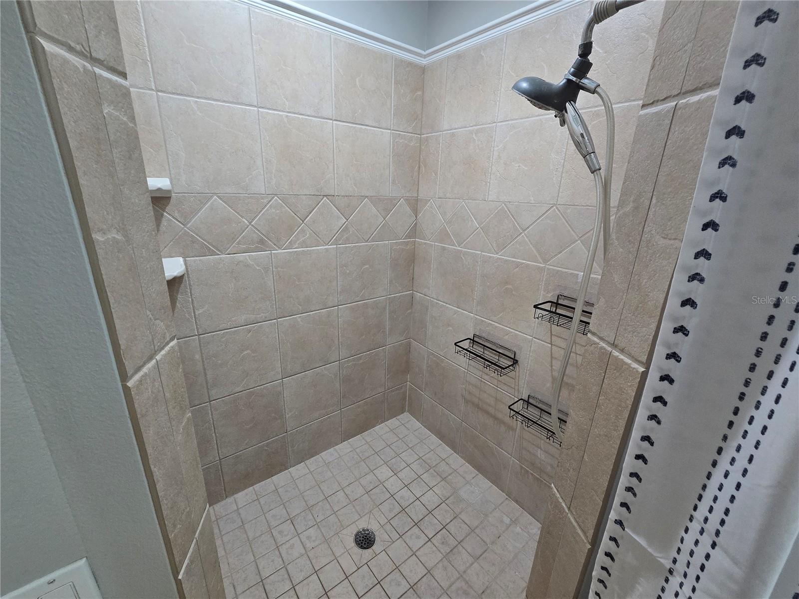 Image 21 of 51 For 7423 Southwind Drive