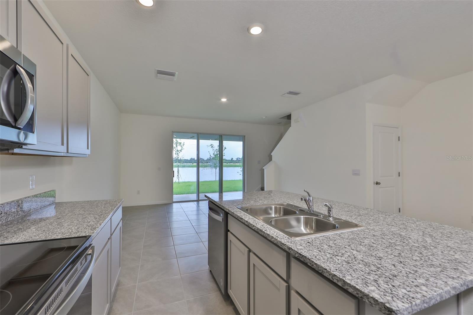 Image 4 of 38 For 233 Mangrove Shade Circle