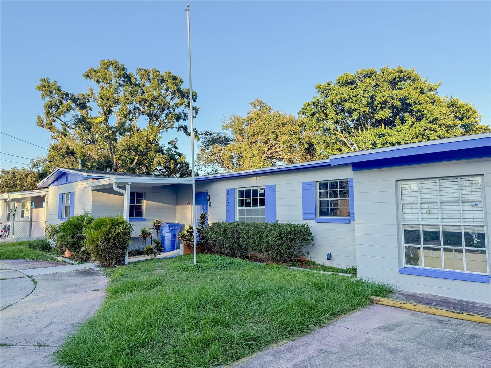 Listing photo id 0 for 4922 84th Street