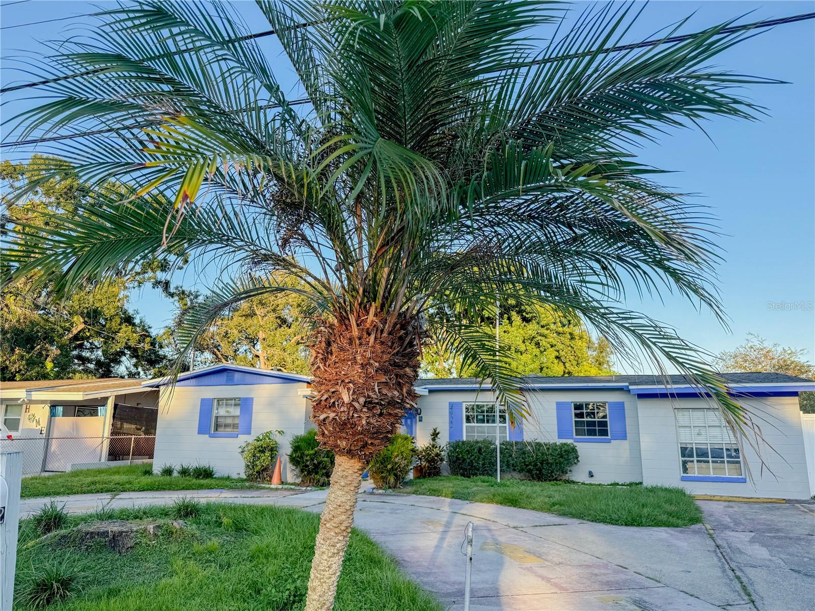 Listing photo id 1 for 4922 84th Street