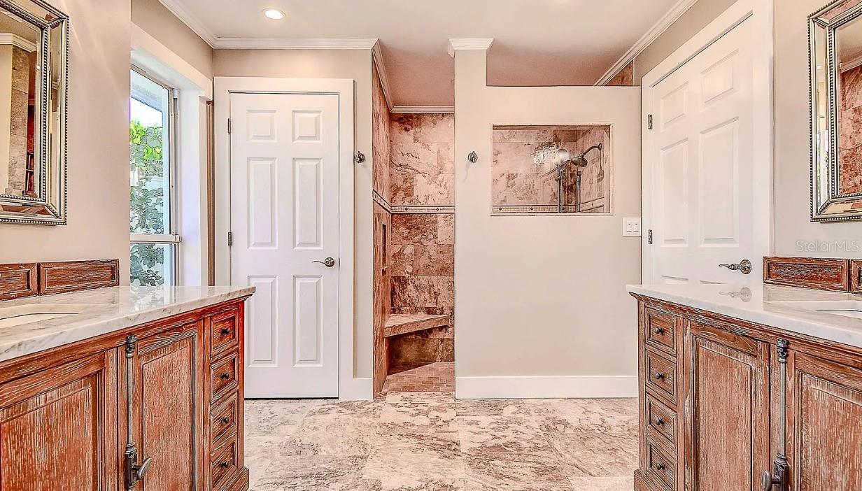 Image 11 of 14 For 1998 Kansas Avenue Ne