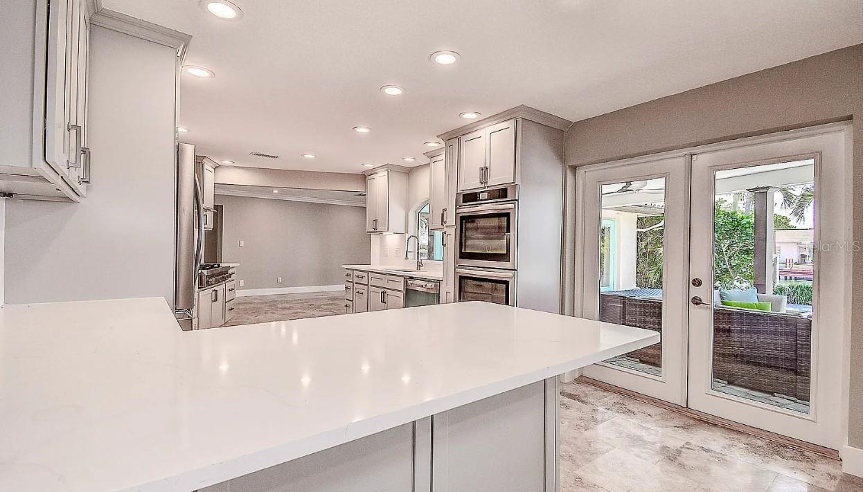 Image 5 of 14 For 1998 Kansas Avenue Ne