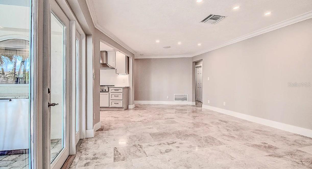 Image 6 of 14 For 1998 Kansas Avenue Ne