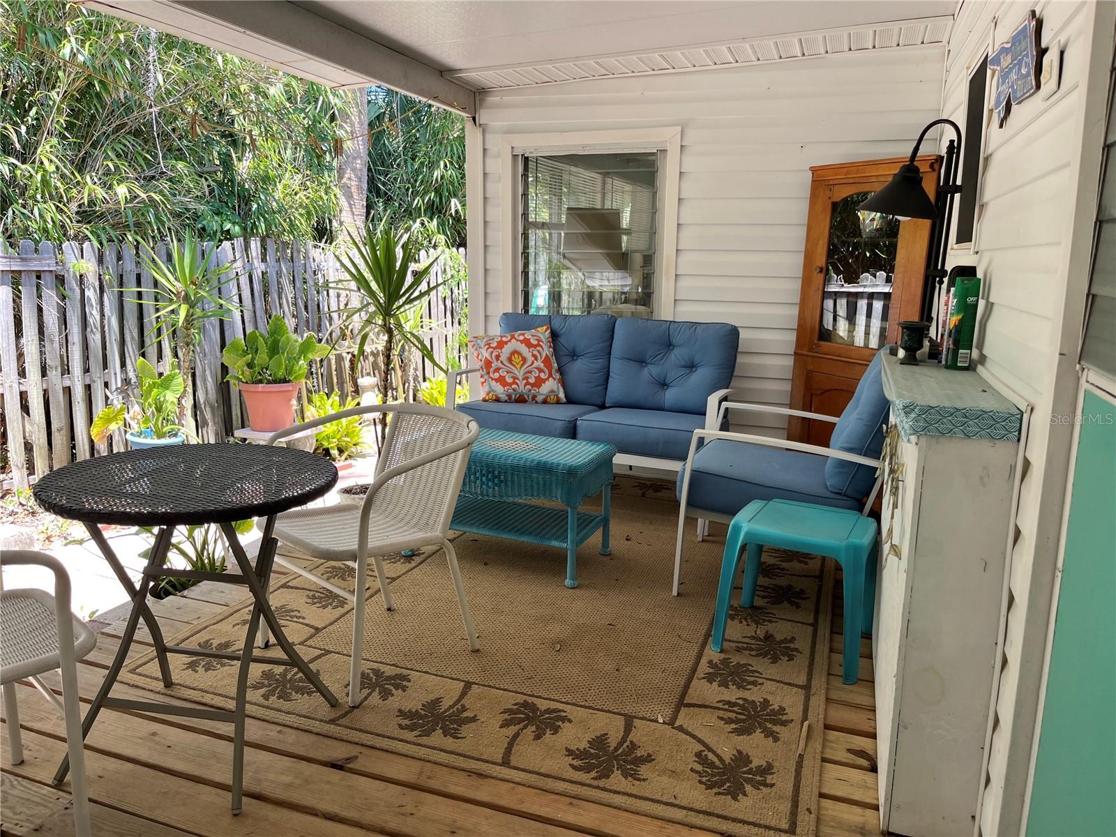 Image 10 of 52 For 604 Hillsborough Street 30