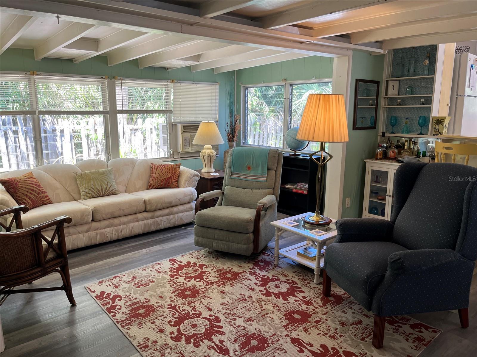 Image 16 of 52 For 604 Hillsborough Street 30