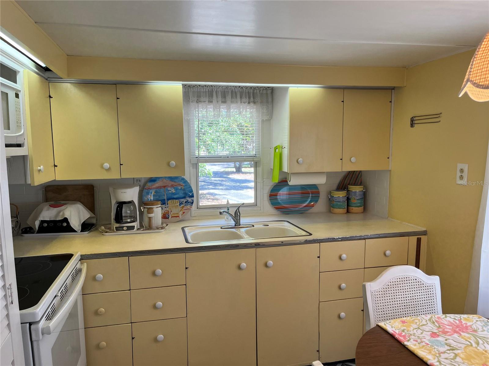 Image 21 of 52 For 604 Hillsborough Street 30