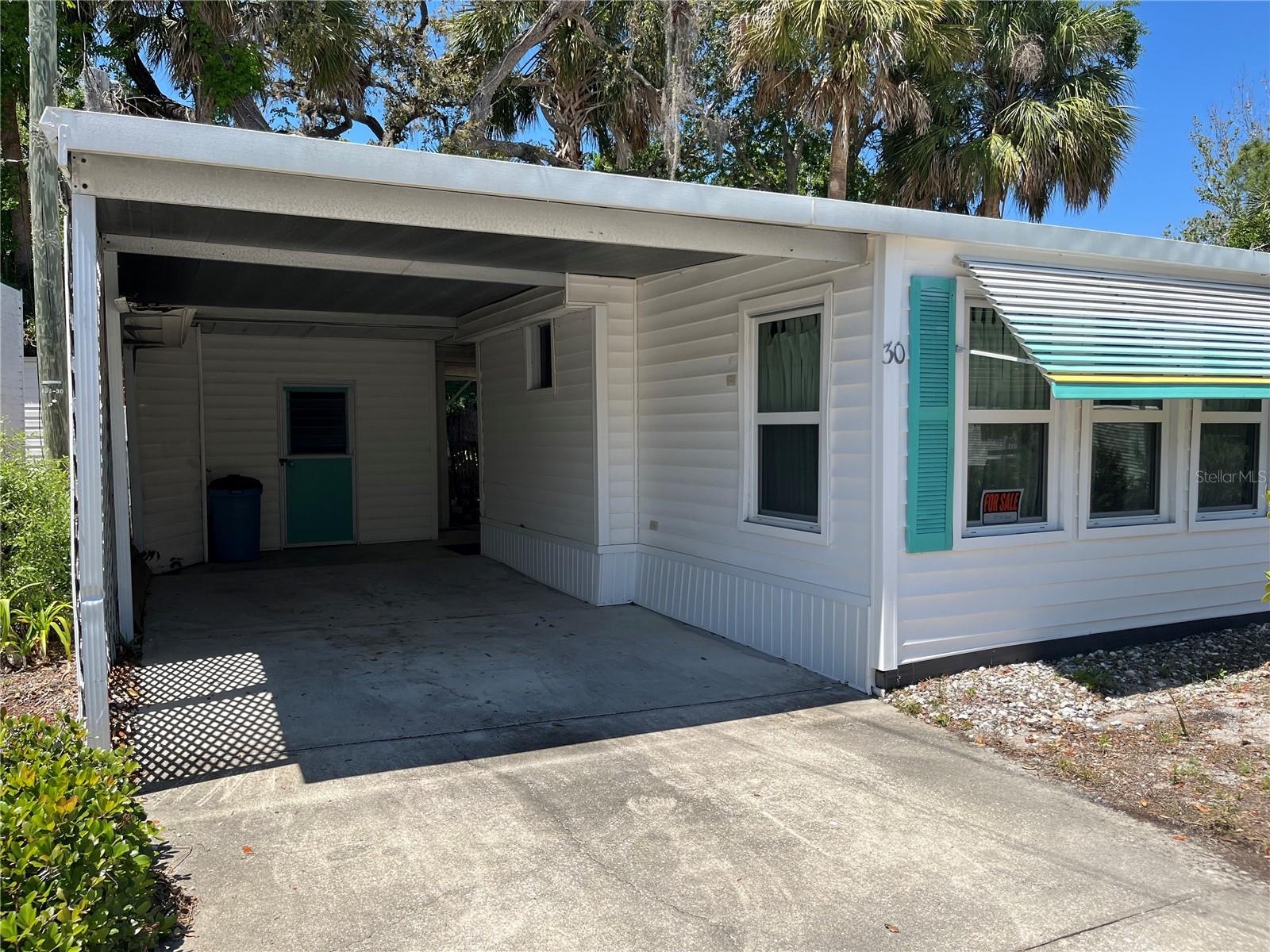 Image 3 of 52 For 604 Hillsborough Street 30