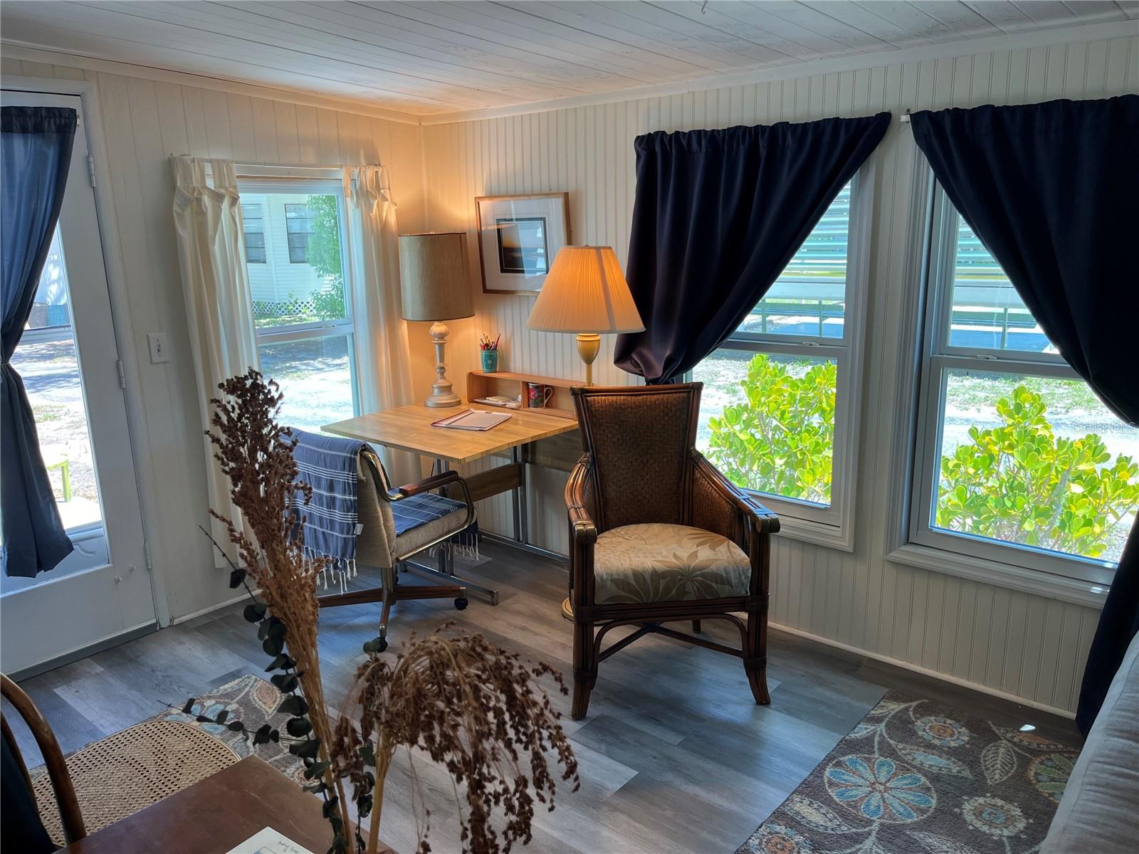 Image 31 of 52 For 604 Hillsborough Street 30