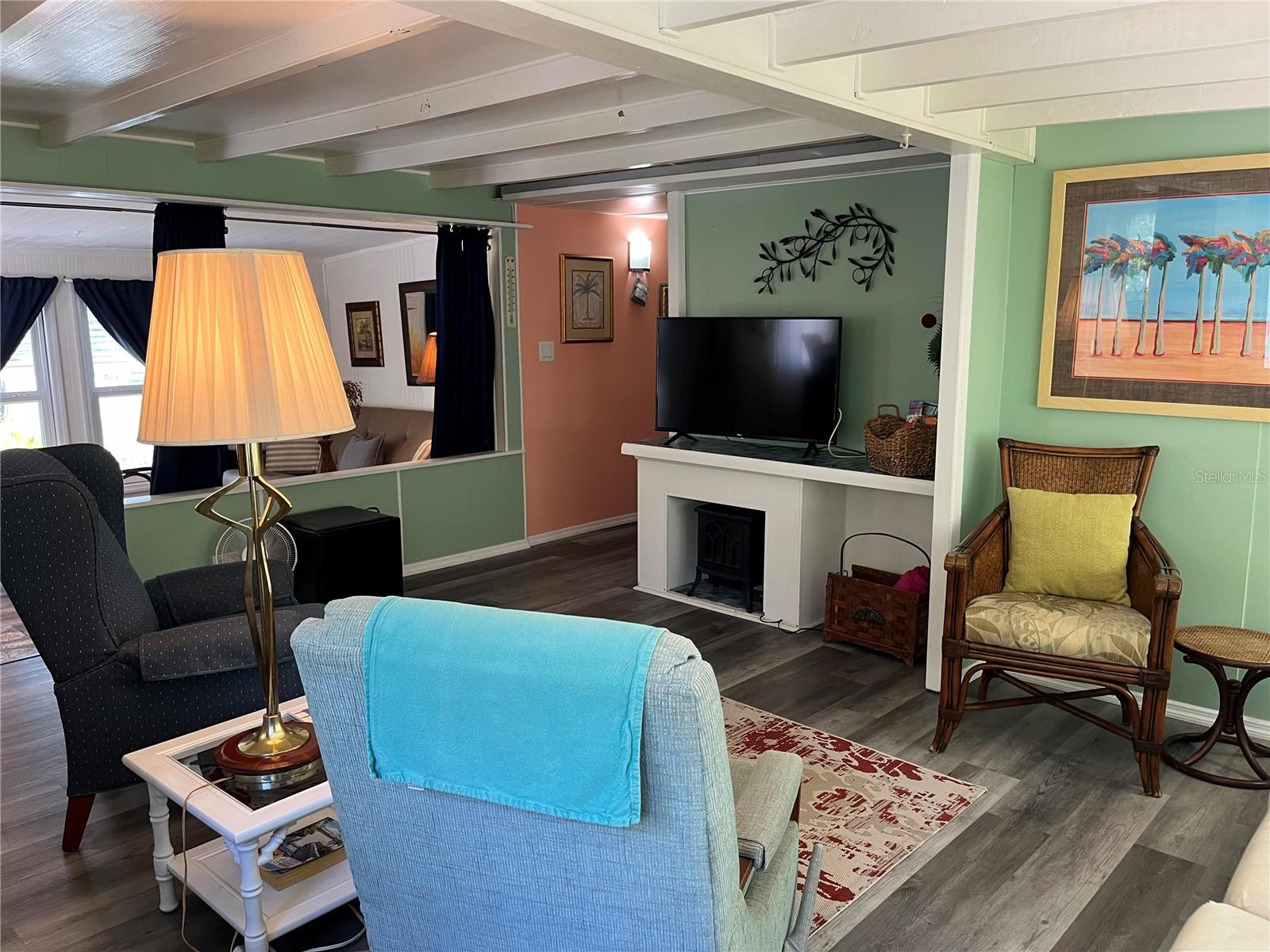 Image 34 of 52 For 604 Hillsborough Street 30