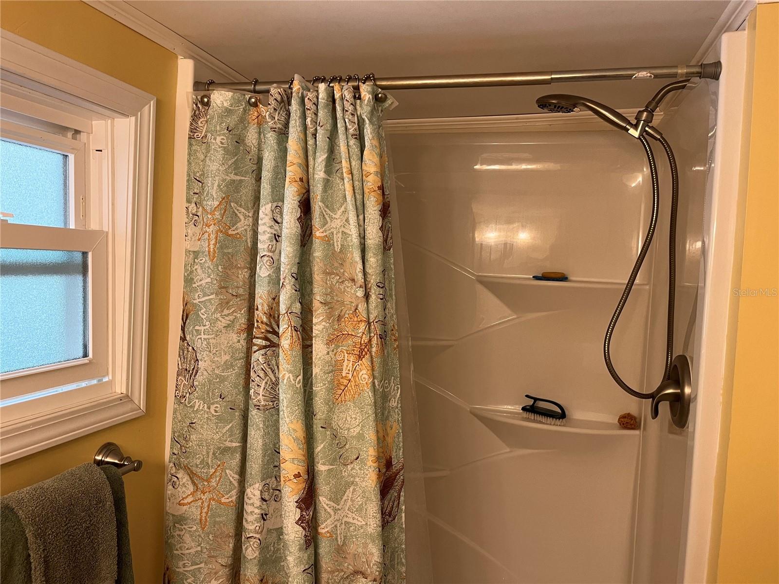 Image 40 of 52 For 604 Hillsborough Street 30