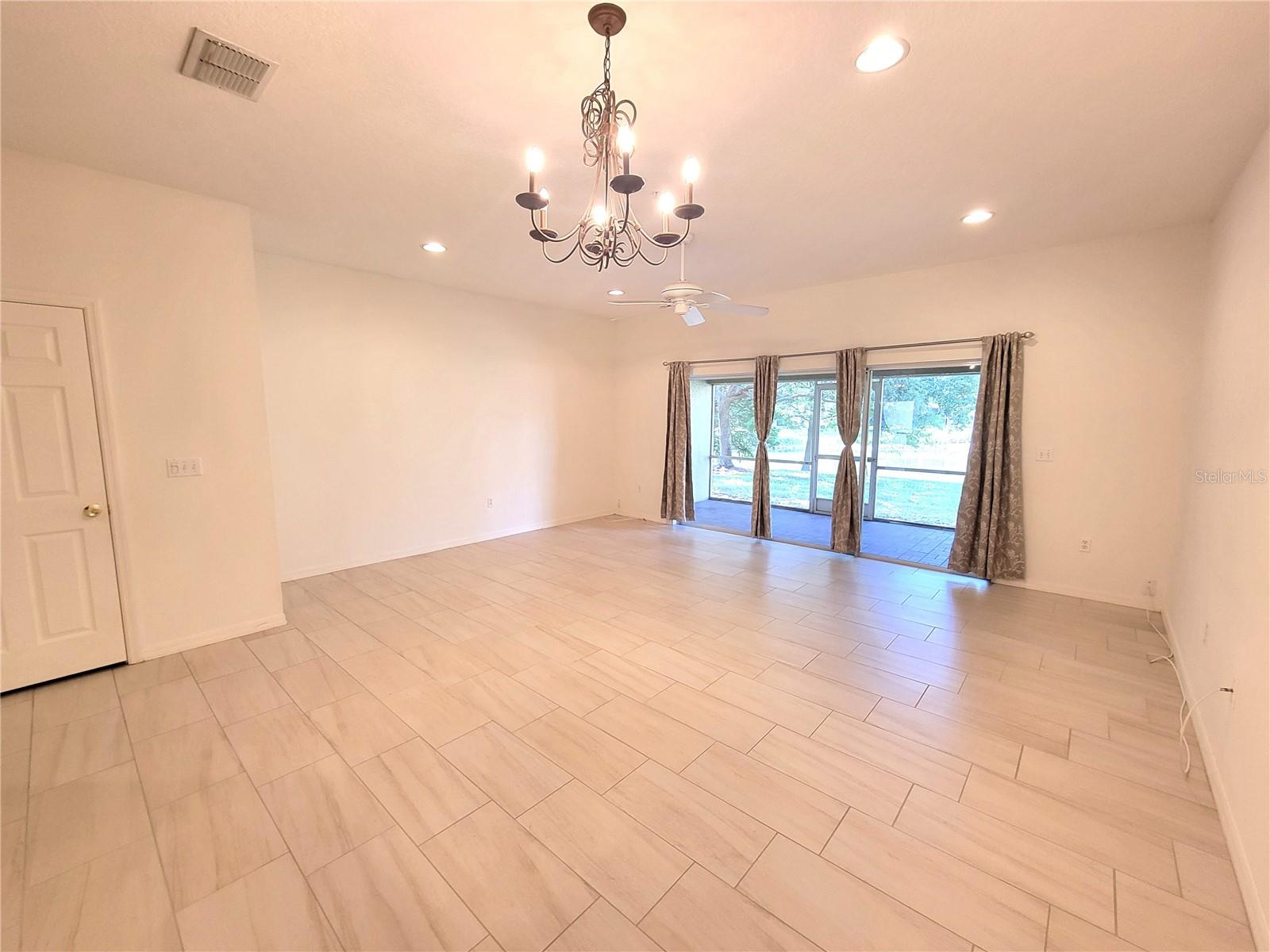 Image 17 of 51 For 11237 Kapok Grand Circle