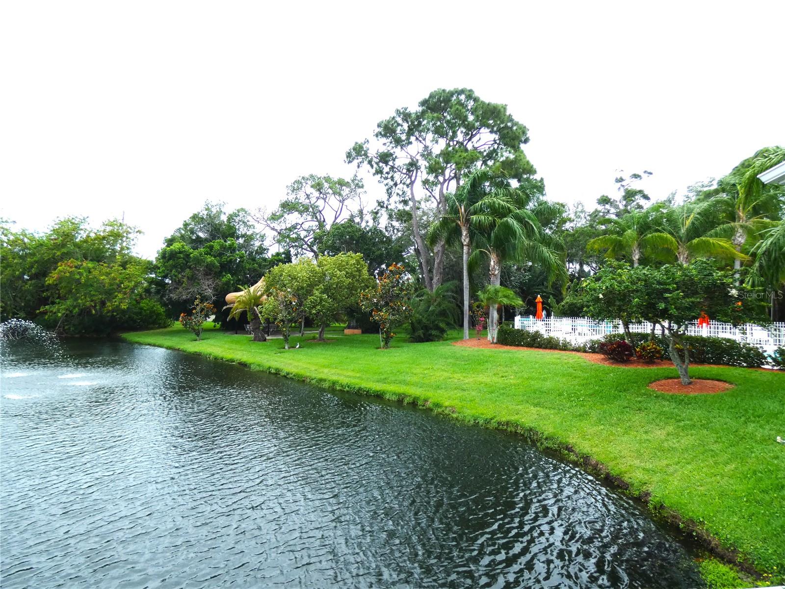 Image 43 of 51 For 11237 Kapok Grand Circle