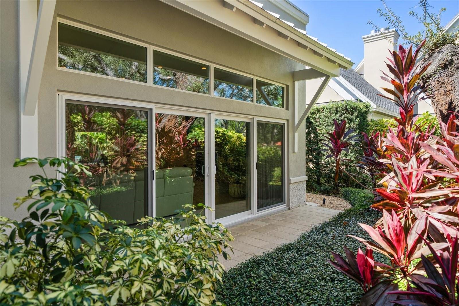 Image 8 of 50 For 485 Park Avenue
