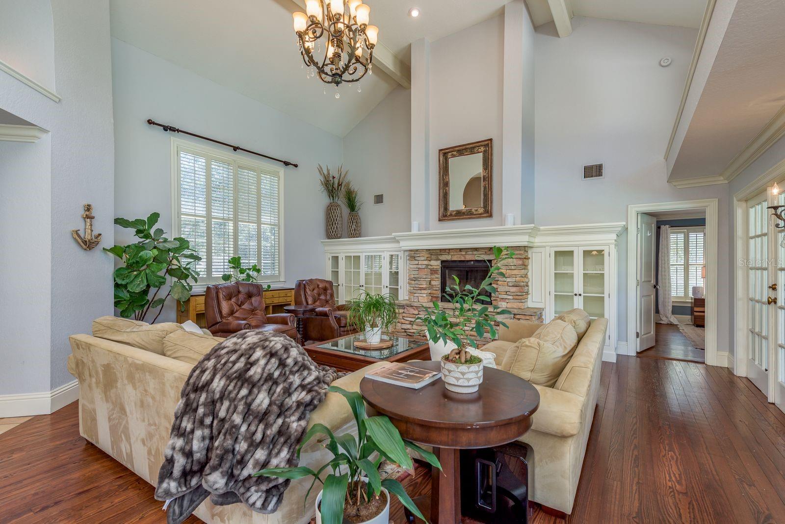 Listing photo id 9 for 2354 Stag Run Boulevard