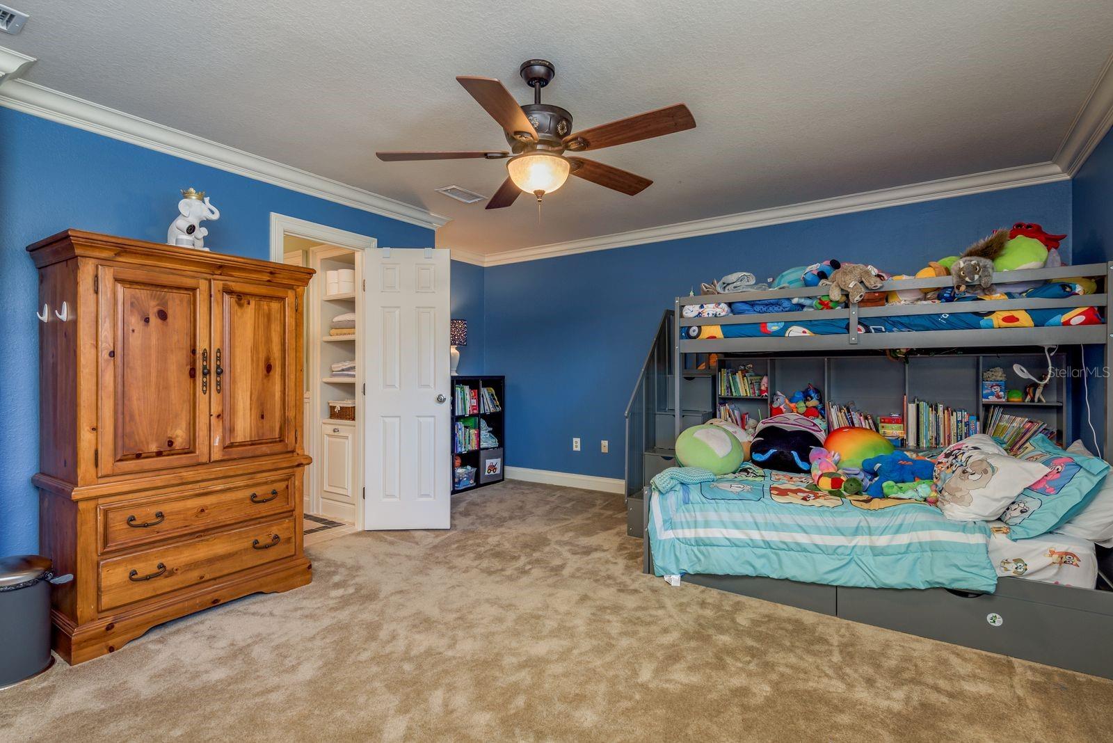 Listing photo id 35 for 2354 Stag Run Boulevard