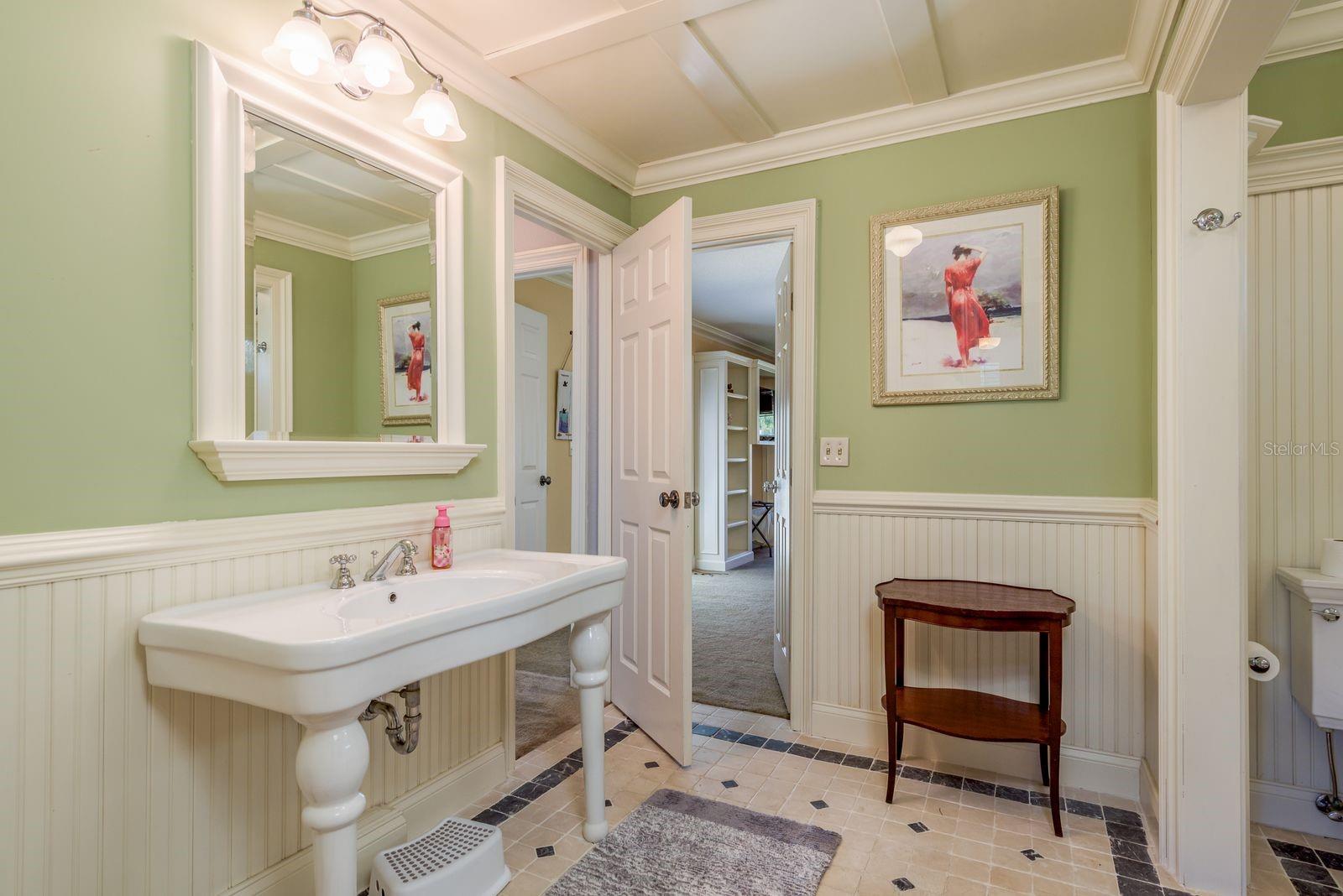 Listing photo id 36 for 2354 Stag Run Boulevard