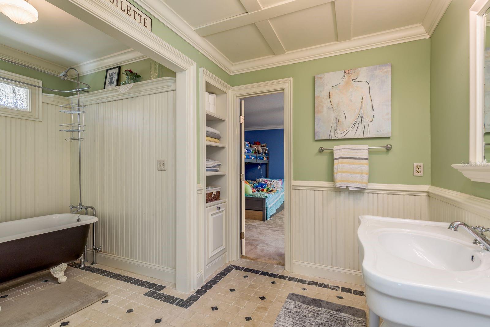 Listing photo id 38 for 2354 Stag Run Boulevard