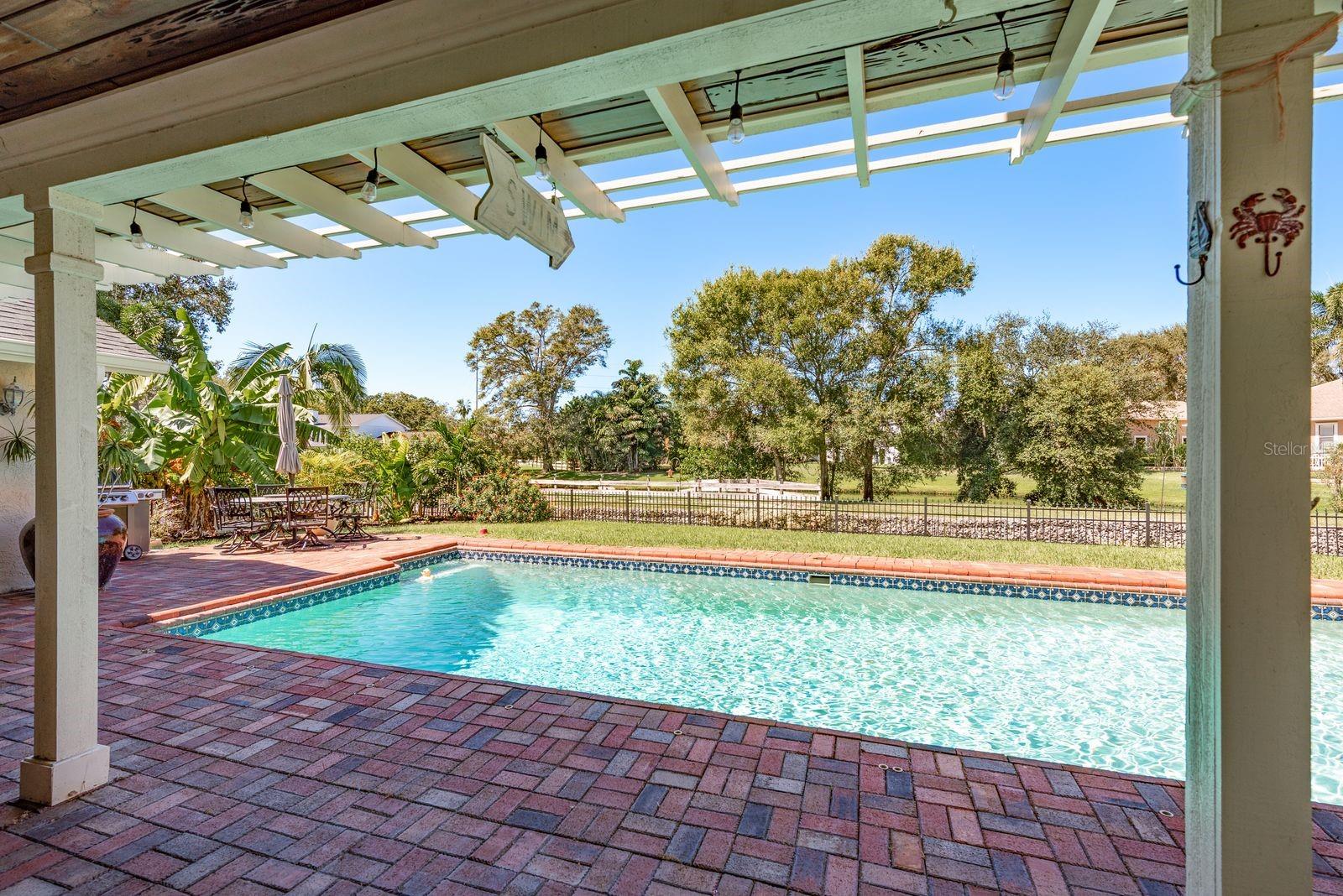 Listing photo id 42 for 2354 Stag Run Boulevard