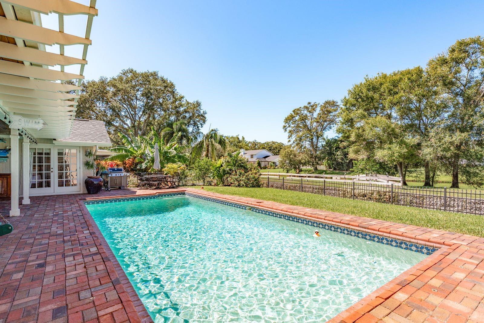Listing photo id 47 for 2354 Stag Run Boulevard