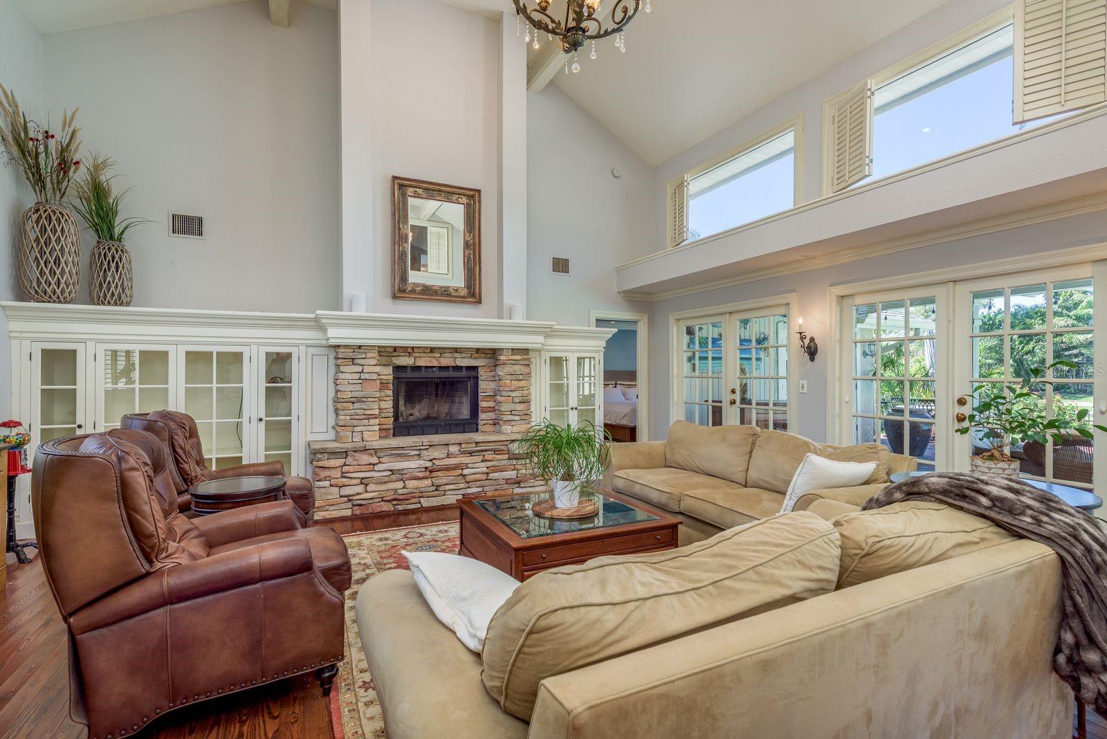 Listing photo id 7 for 2354 Stag Run Boulevard