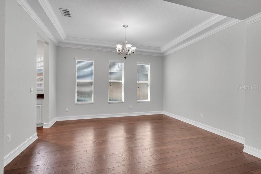 Image 9 of 55 For 15607 Sunset Run Lane