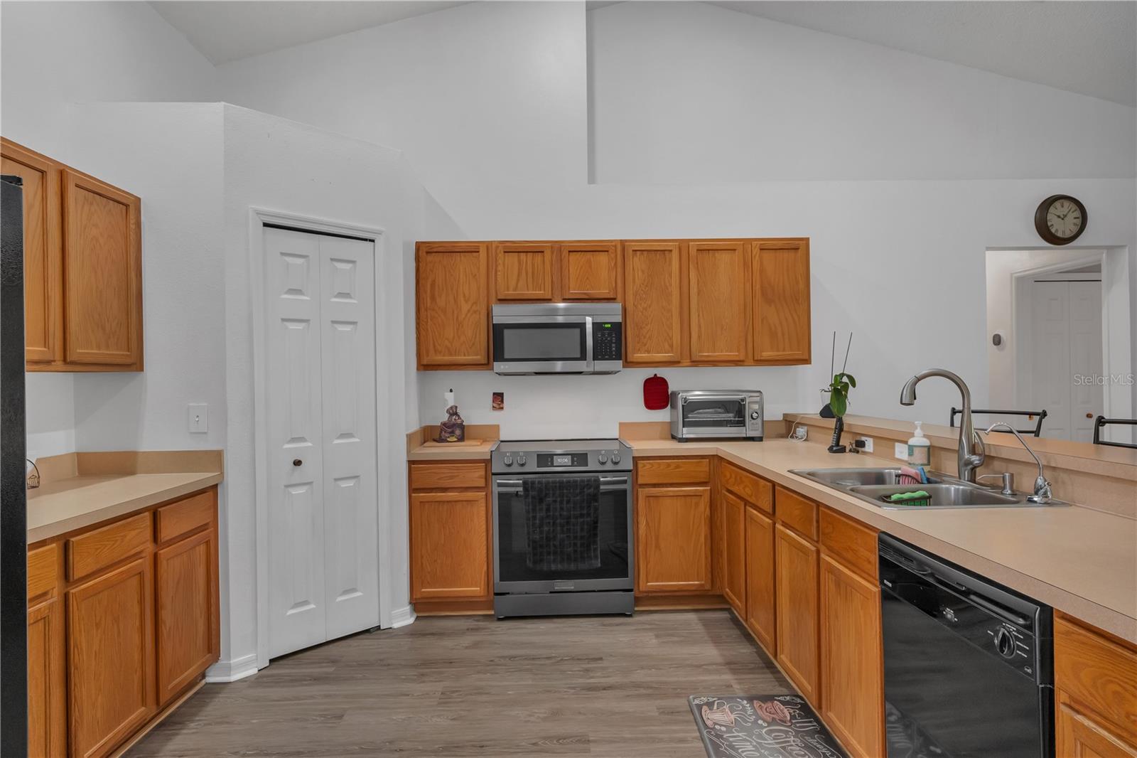 Image 14 of 43 For 2926 Foraker Way