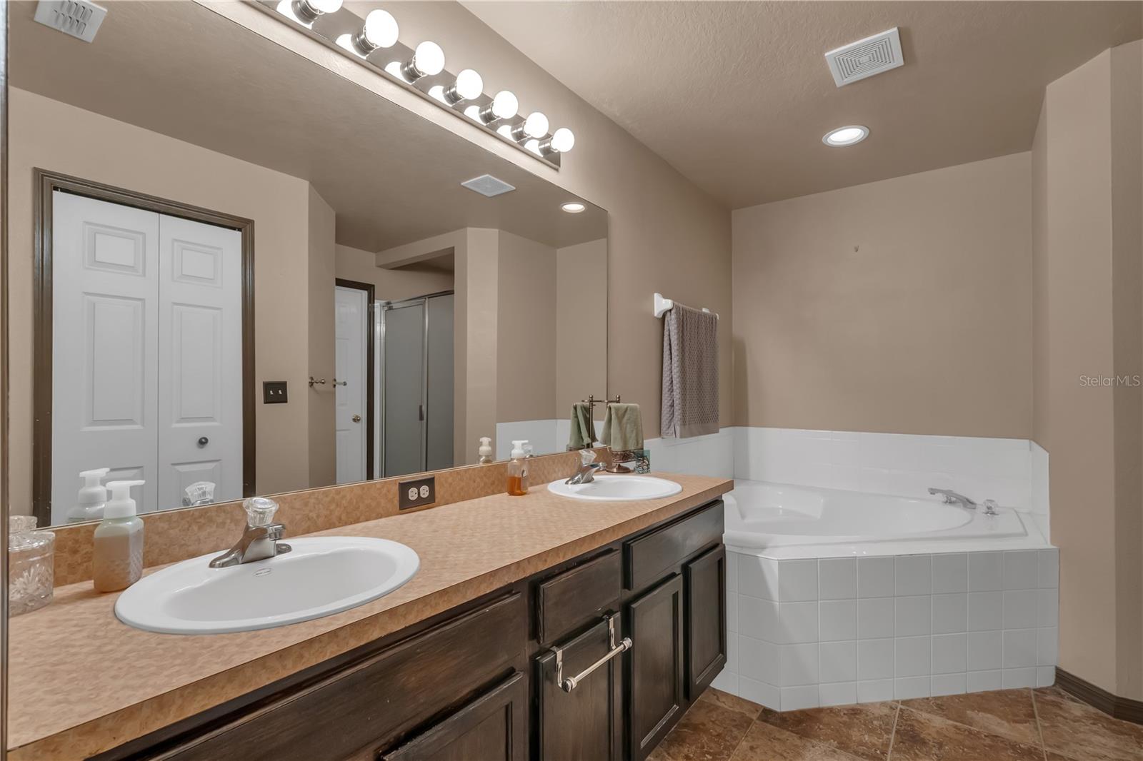 Image 25 of 43 For 2926 Foraker Way