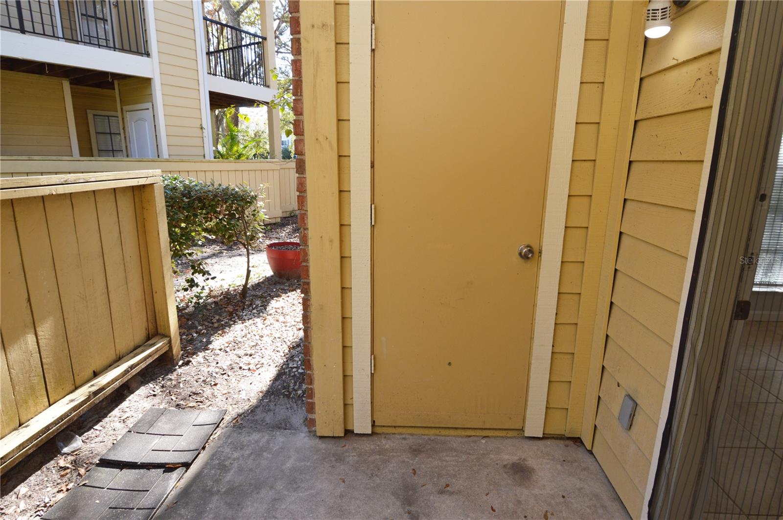 Image 38 of 90 For 8609 Mallard Reserve Drive 101