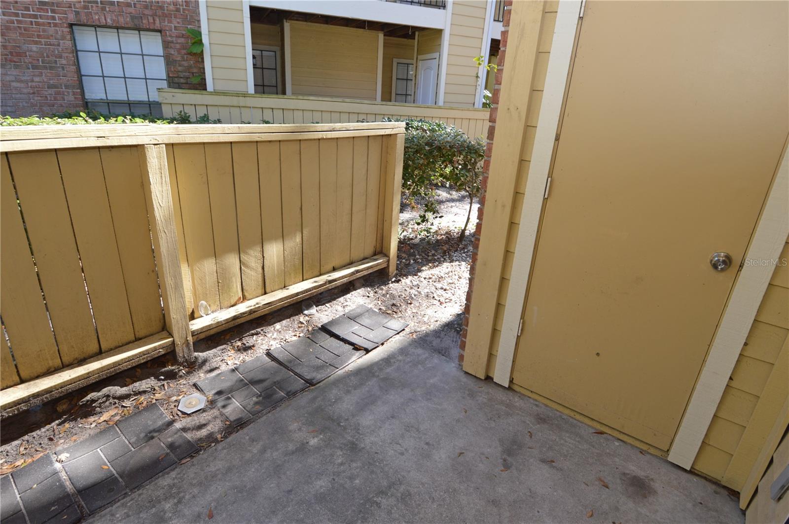 Image 39 of 90 For 8609 Mallard Reserve Drive 101