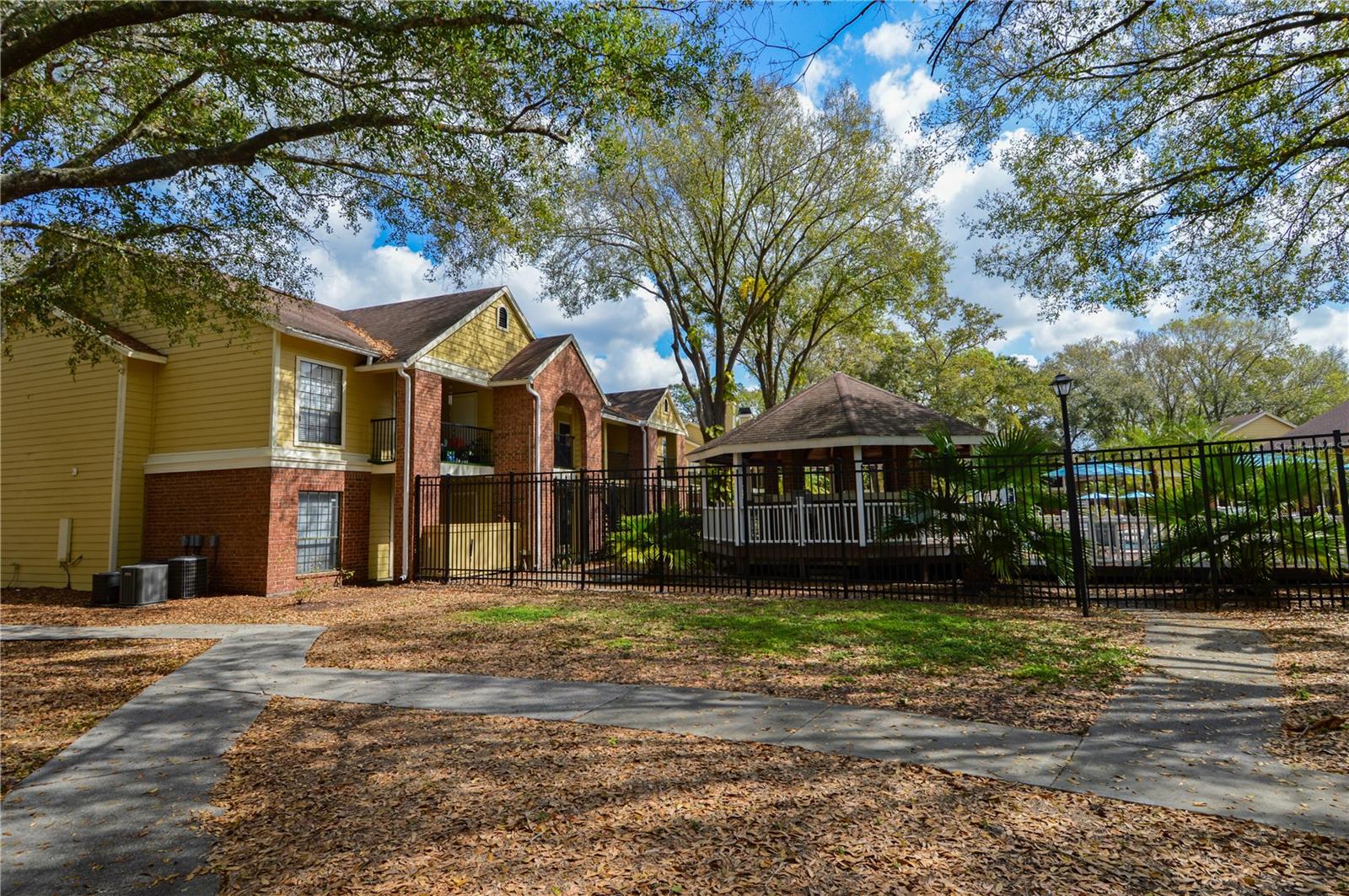 Image 43 of 90 For 8609 Mallard Reserve Drive 101