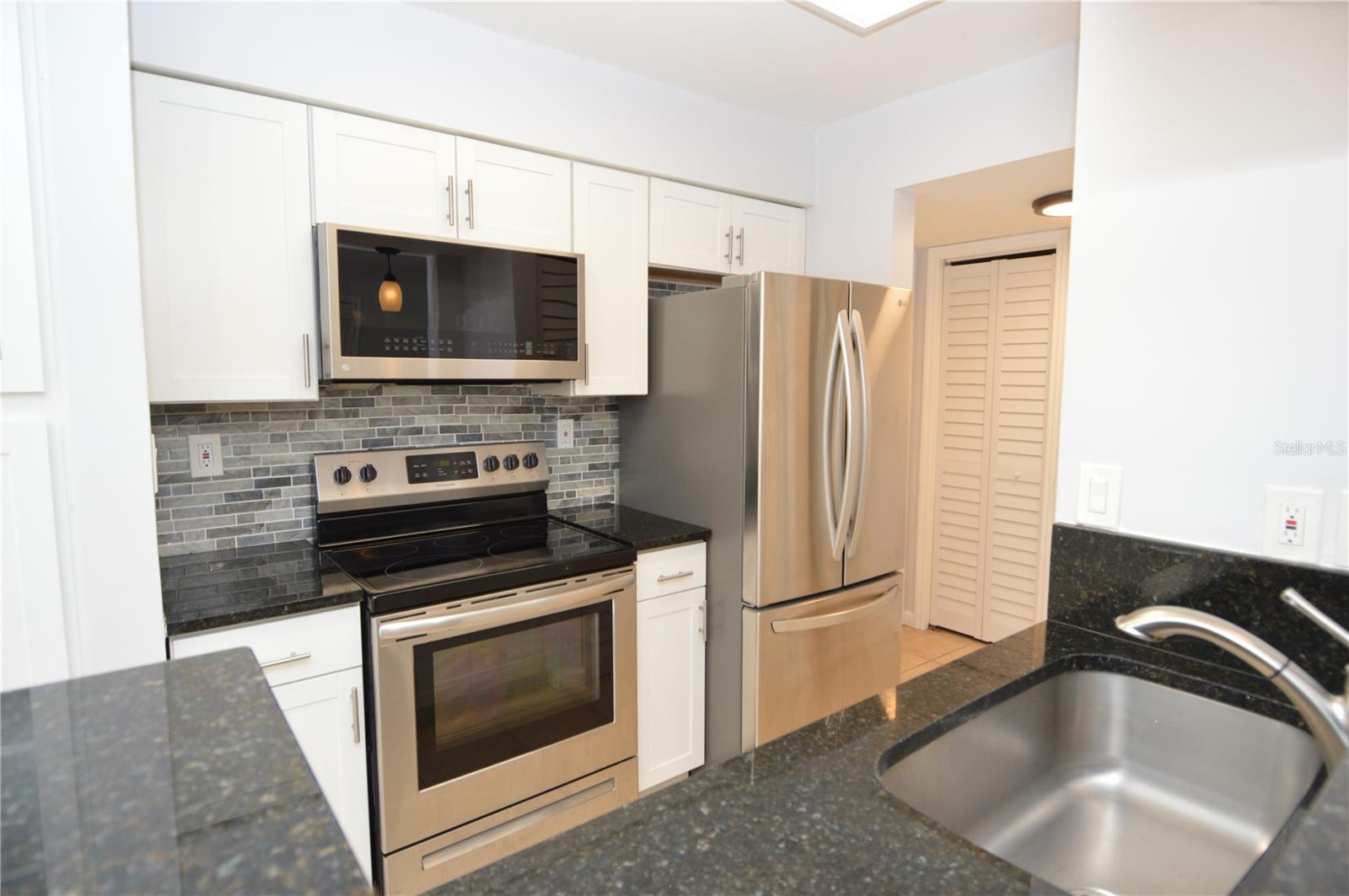 Image 5 of 90 For 8609 Mallard Reserve Drive 101