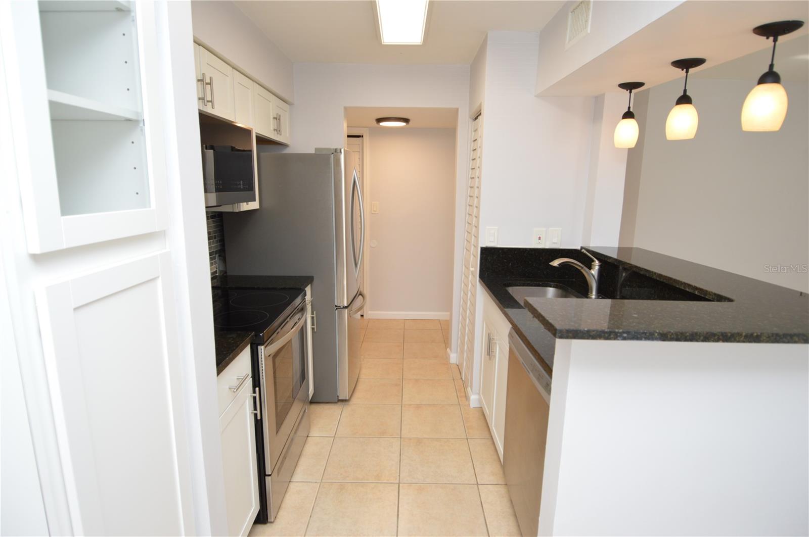 Image 6 of 90 For 8609 Mallard Reserve Drive 101