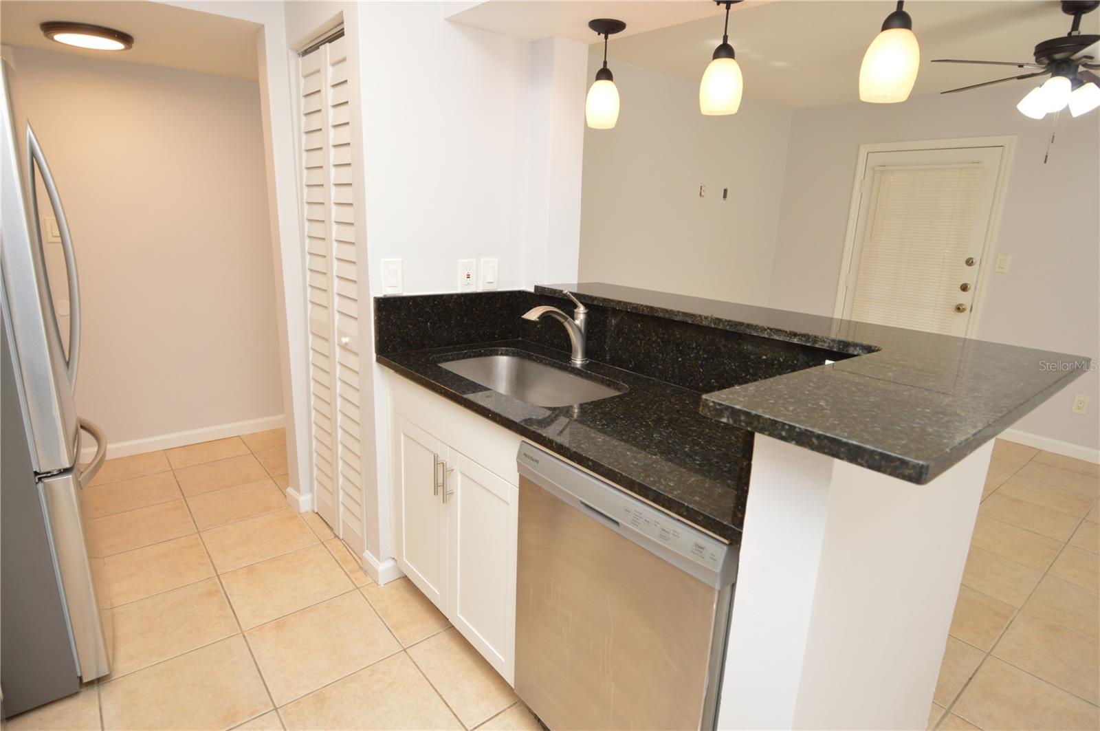 Image 7 of 90 For 8609 Mallard Reserve Drive 101