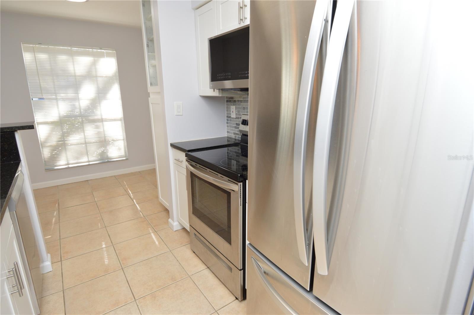 Image 9 of 90 For 8609 Mallard Reserve Drive 101